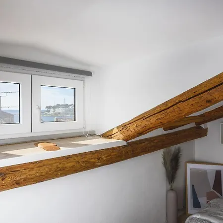 Urban Loft Old Town *