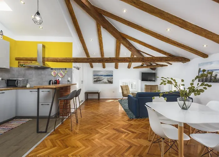 Urban Loft Old Town Apartman Poreč