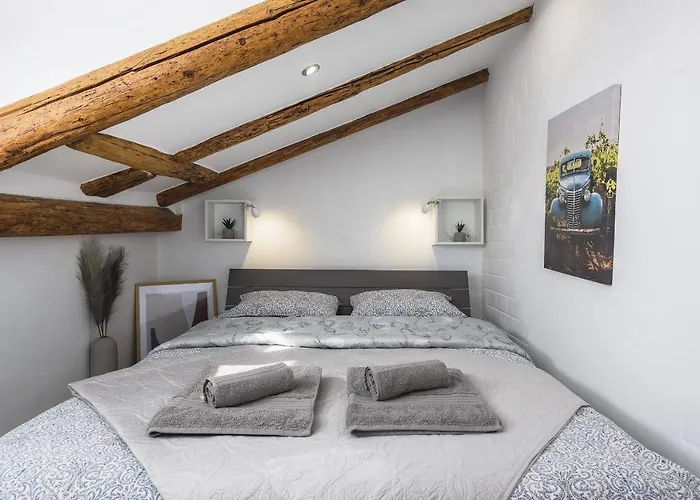 Urban Loft Old Town Daire