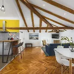 Urban Loft Old Town Апартаменти Пореч