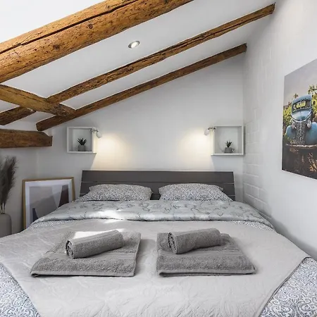 Urban Loft Old Town Lejlighed